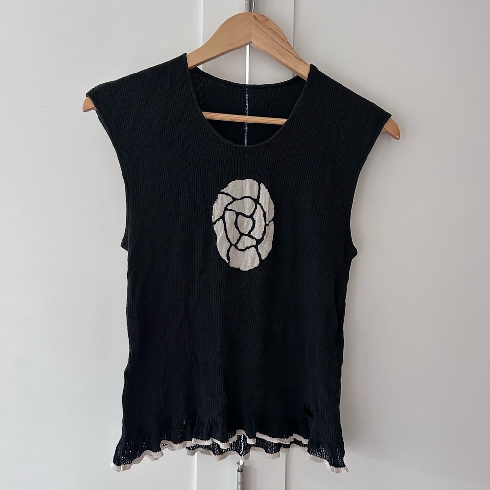 CHANEL Black and White Sleeveless Top